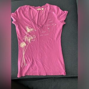 Vintage American Eagle T-shirt. V-neck. Very soft type purple. Size XS/TP.